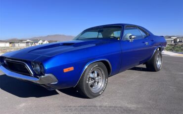 Dodge-Challenger-1973-Blue-Whiteblack