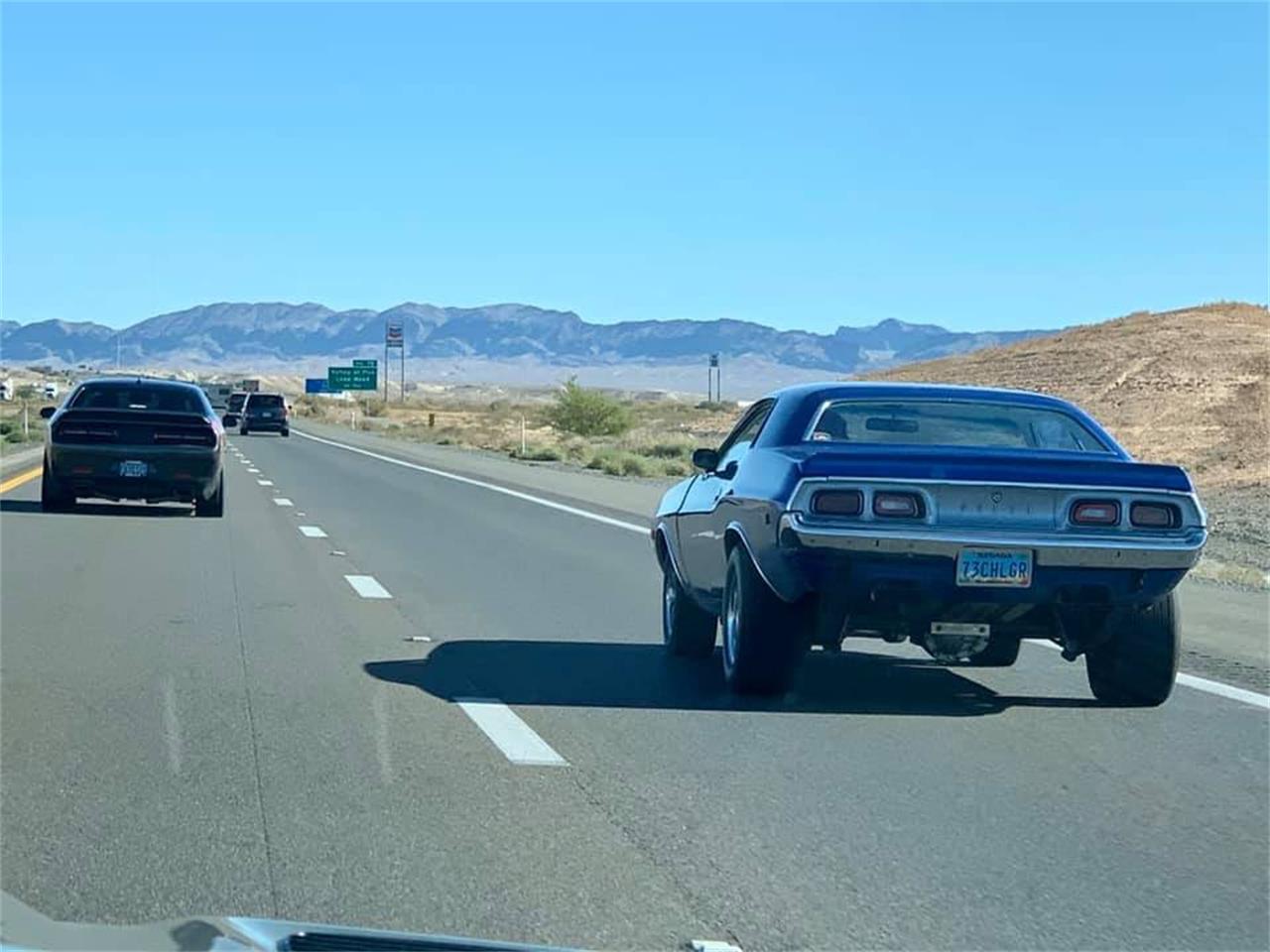 Dodge-Challenger-1973-Blue-Whiteblack-6