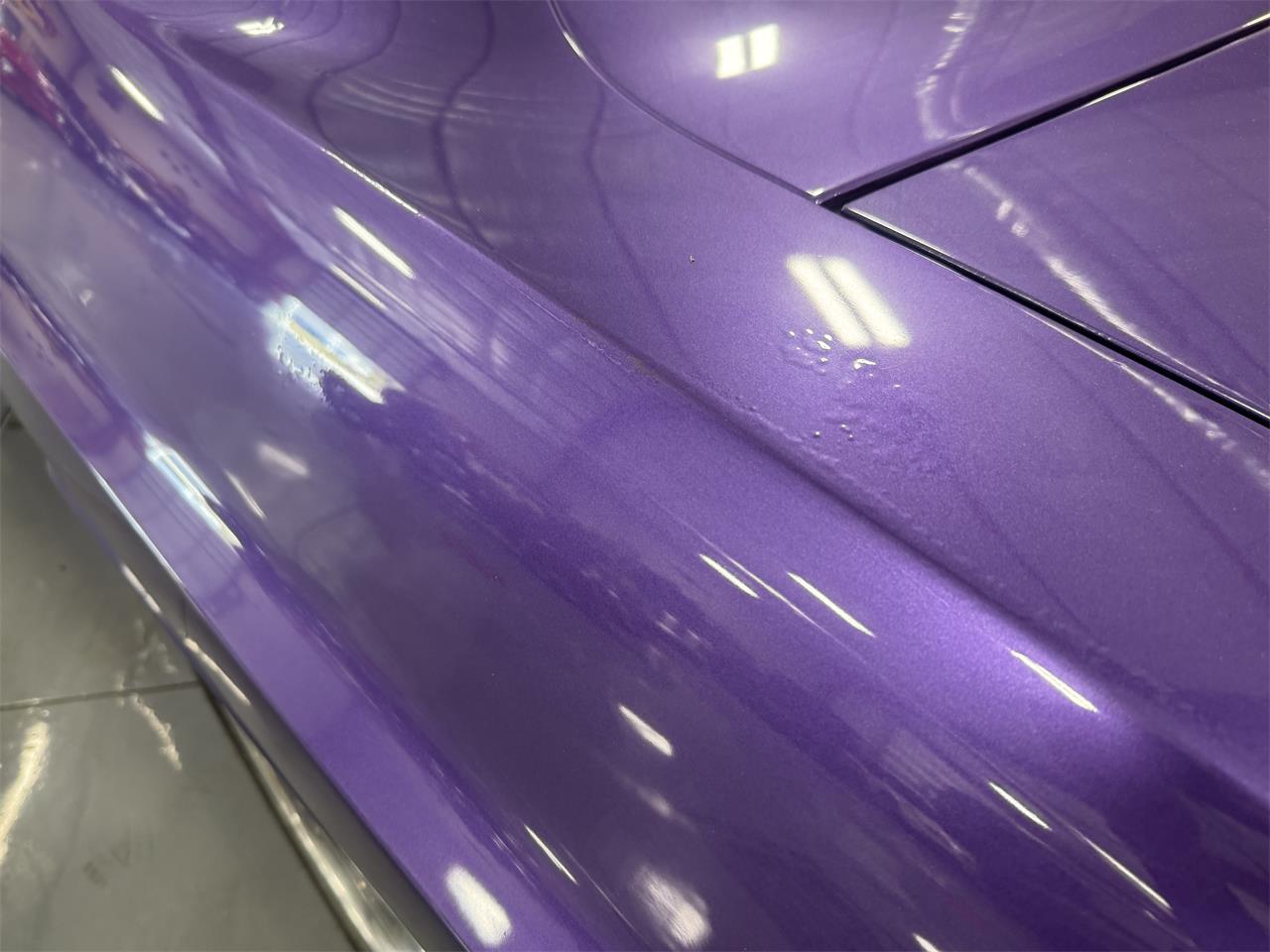 Dodge-Challenger-1973-Plum-Crazy-Black-11