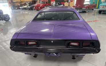 Dodge-Challenger-1973-Plum-Crazy-Black-19