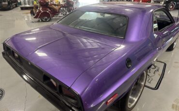Dodge-Challenger-1973-Plum-Crazy-Black-26