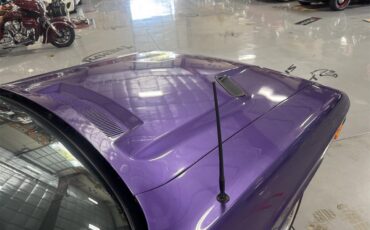 Dodge-Challenger-1973-Plum-Crazy-Black-28