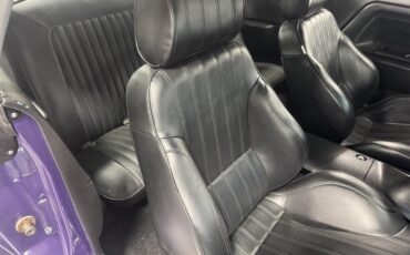 Dodge-Challenger-1973-Plum-Crazy-Black-34