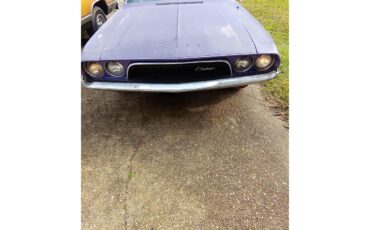 Dodge-Challenger-1973-Purple-Black-1