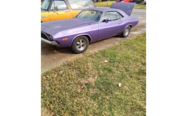 Dodge-Challenger-1973-Purple-Black