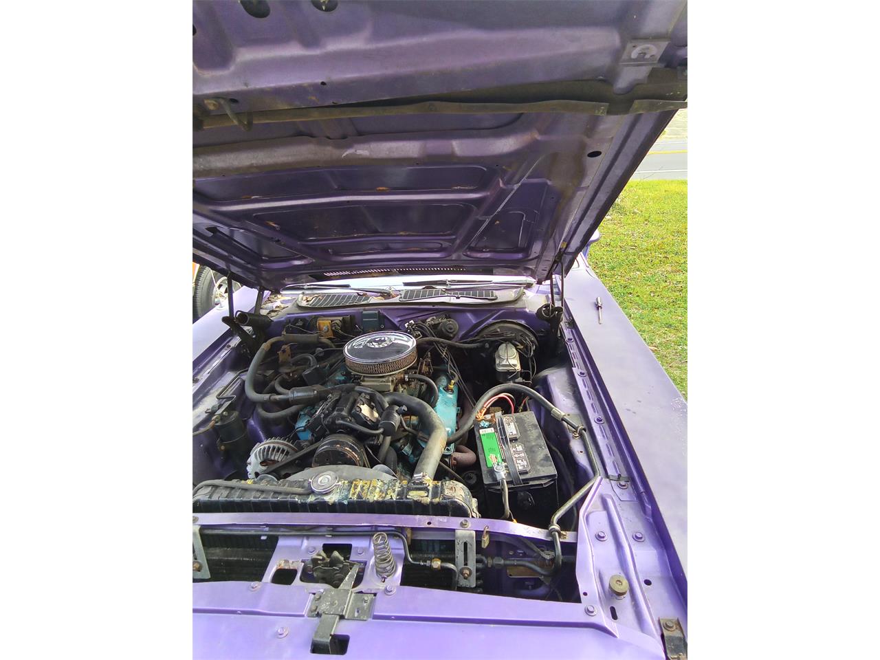Dodge-Challenger-1973-Purple-Black-5