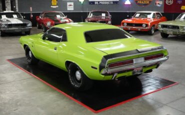 Dodge-Challenger-RT-Style-1970-Coupe-12