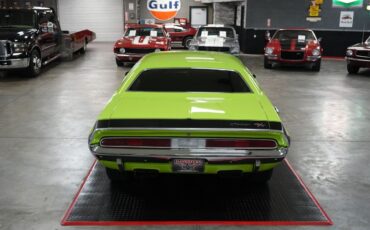 Dodge-Challenger-RT-Style-1970-Coupe-13
