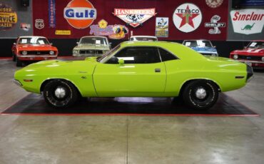 Dodge-Challenger-RT-Style-1970-Coupe-2