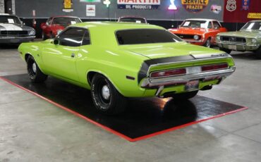 Dodge-Challenger-RT-Style-1970-Coupe-3