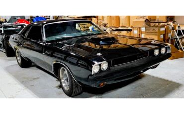 Dodge-Challenger-rt-1970-Black-Black