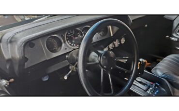 Dodge-Challenger-rt-1970-Black-Black-5