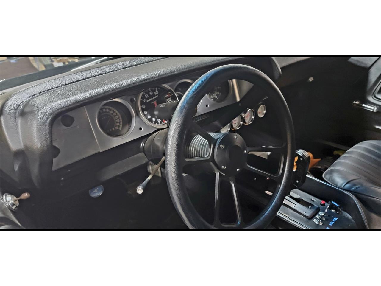 Dodge-Challenger-rt-1970-Black-Black-5