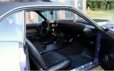 Dodge-Challenger-rt-1970-Crazy-Plum-Black-12