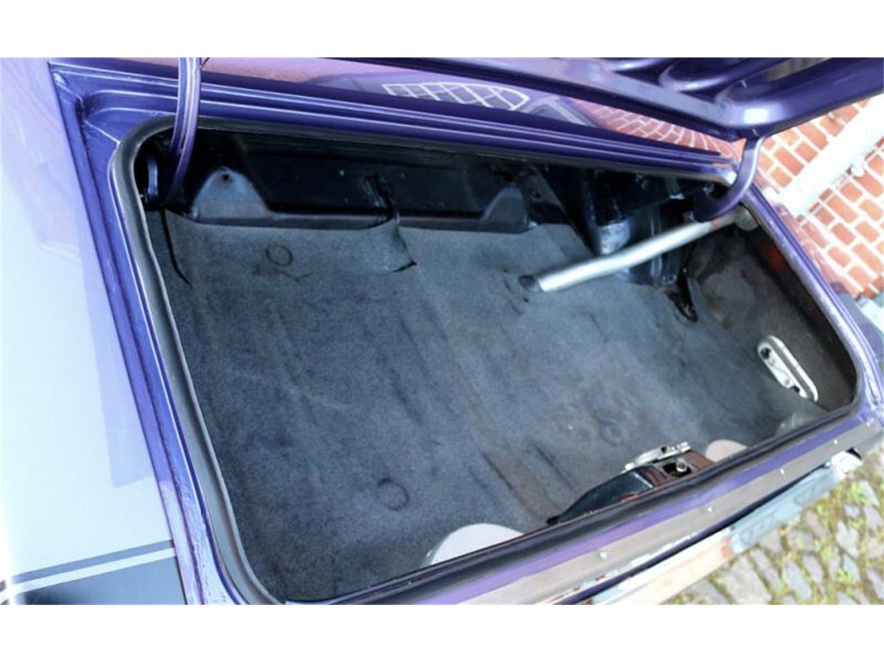 Dodge-Challenger-rt-1970-Crazy-Plum-Black-22