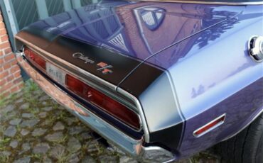 Dodge-Challenger-rt-1970-Crazy-Plum-Black-8