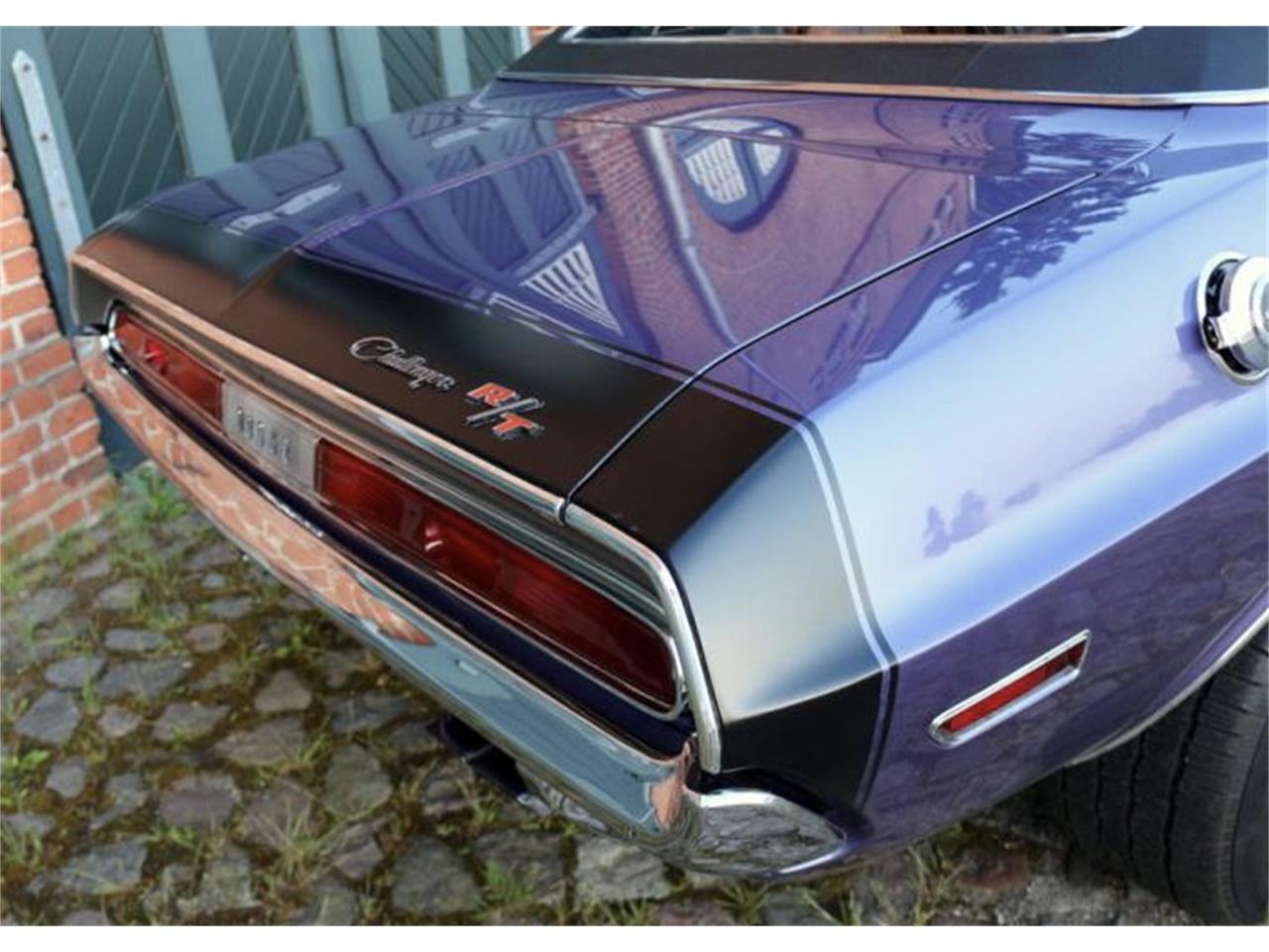 Dodge-Challenger-rt-1970-Crazy-Plum-Black-8