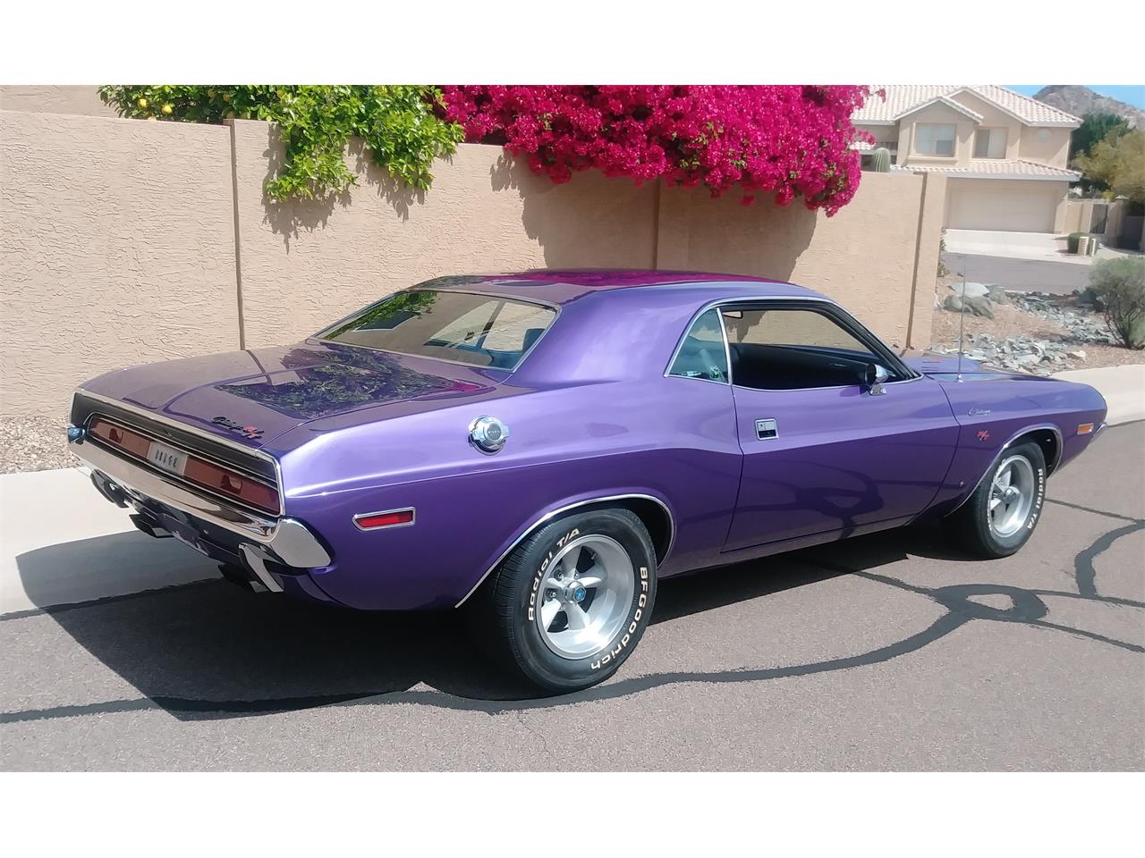 Dodge-Challenger-rt-1970-Plum-Crazy-Purple-Black-1