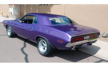 Dodge-Challenger-rt-1970-Plum-Crazy-Purple-Black-17