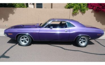 Dodge-Challenger-rt-1970-Plum-Crazy-Purple-Black-26