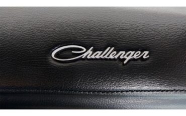Dodge-Challenger-rt-1970-Plum-Crazy-Purple-Black-40