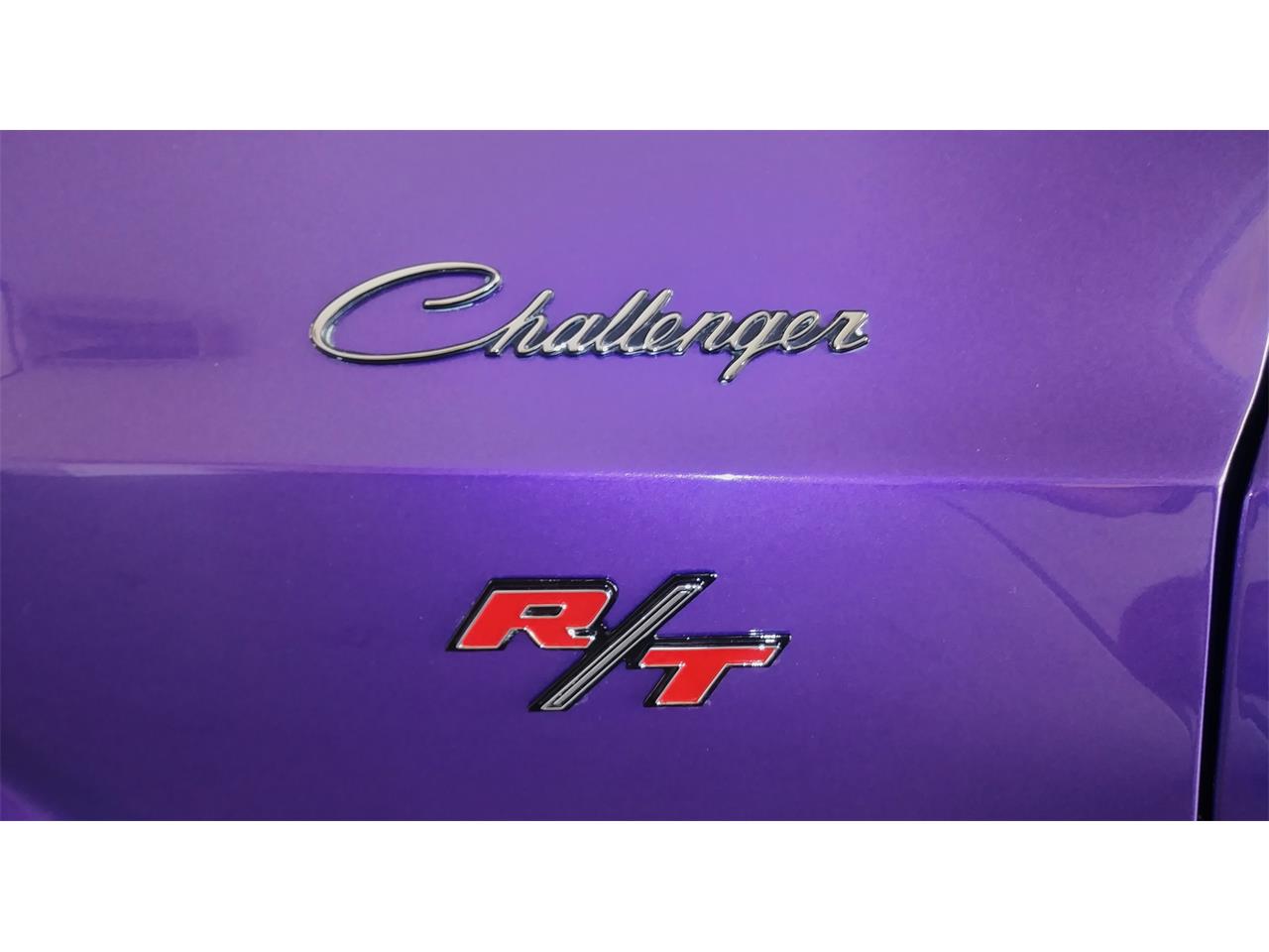 Dodge-Challenger-rt-1970-Plum-Crazy-Purple-Black-42