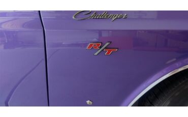 Dodge-Challenger-rt-1970-Plum-Crazy-Purple-Black-49