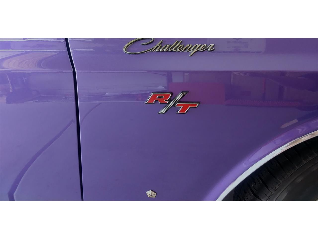 Dodge-Challenger-rt-1970-Plum-Crazy-Purple-Black-49