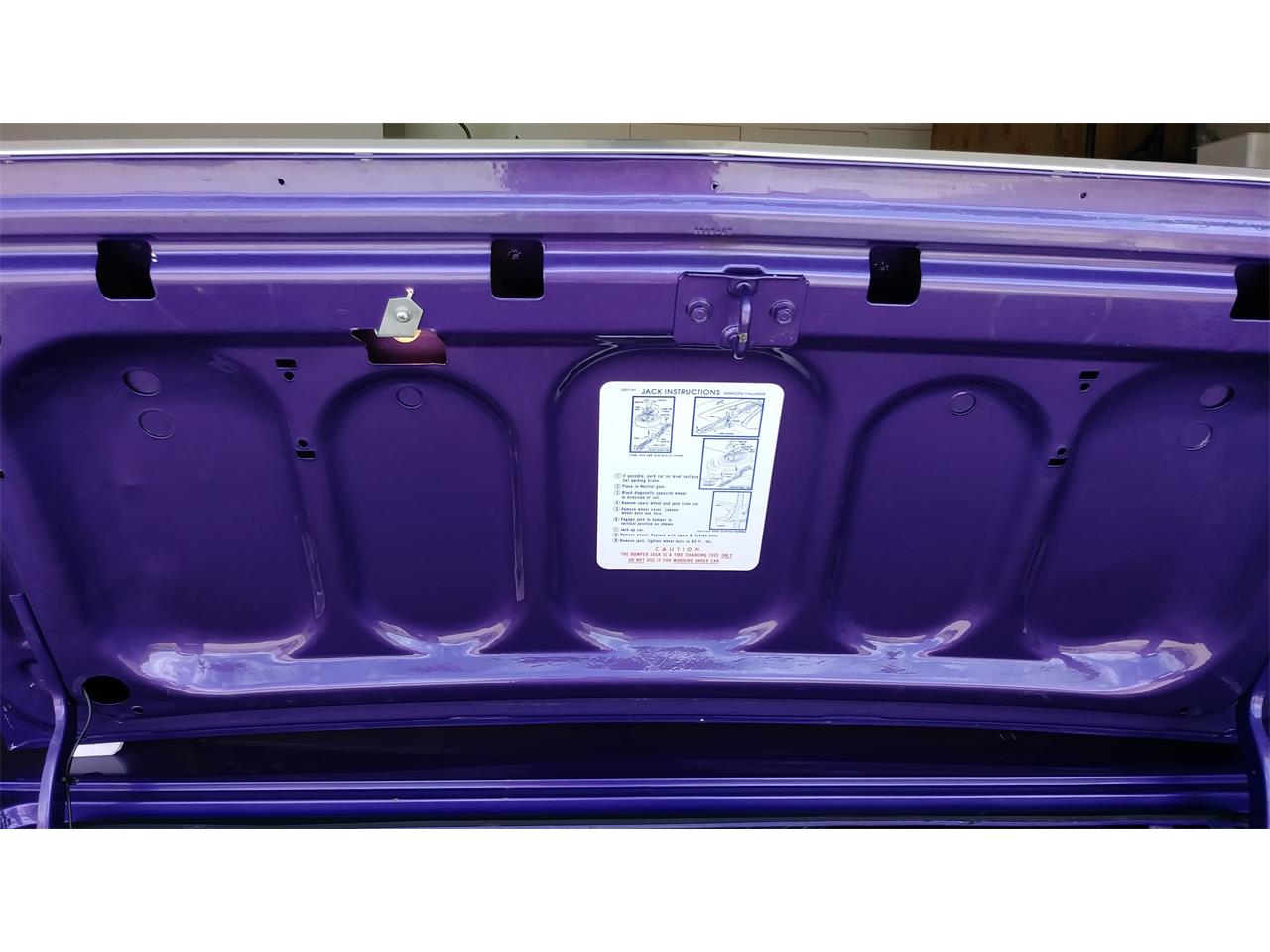 Dodge-Challenger-rt-1970-Plum-Crazy-Purple-Black-51