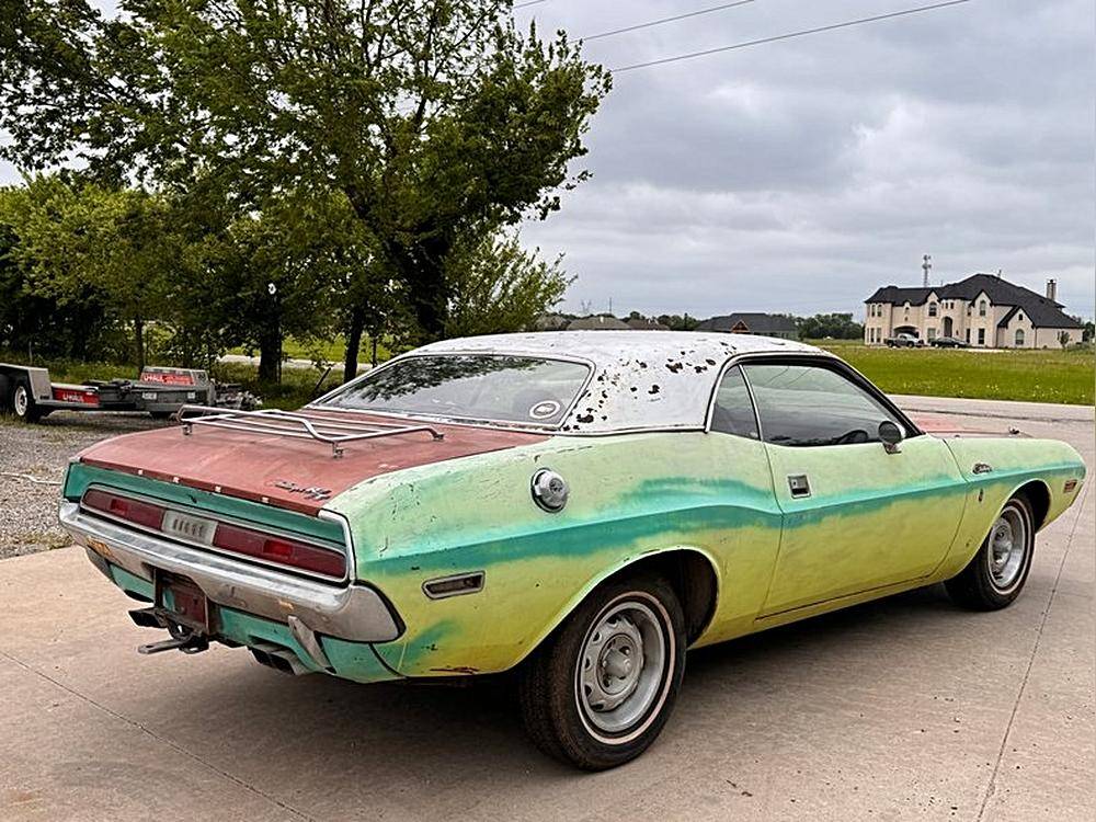 Dodge-Challenger-rt-1970-custom-3
