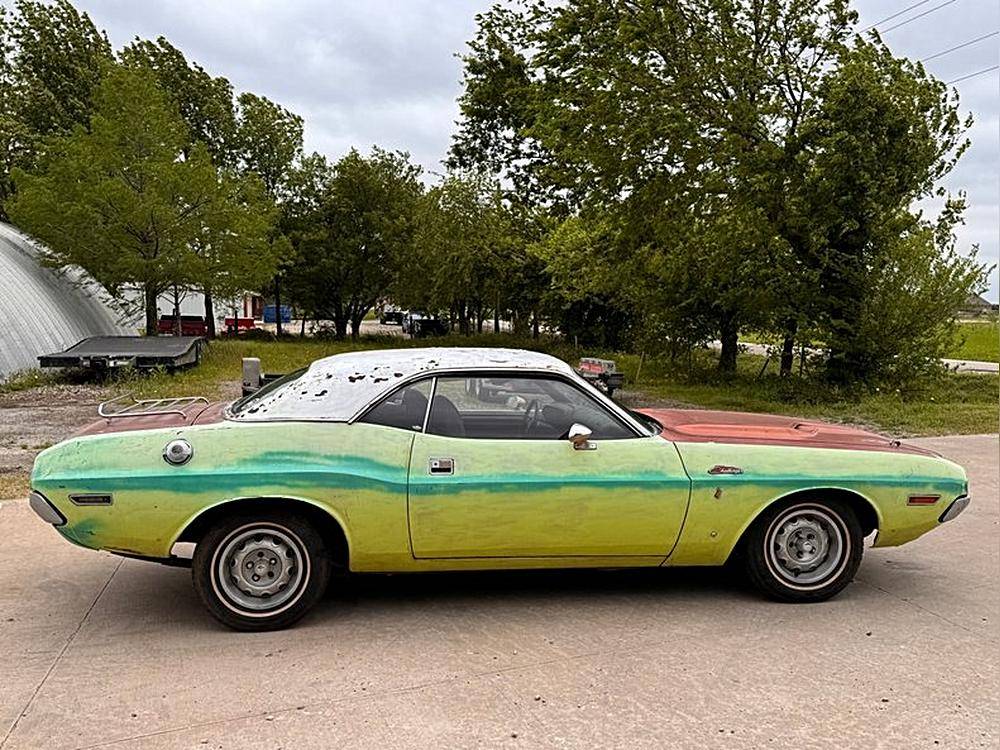 Dodge-Challenger-rt-1970-custom-5