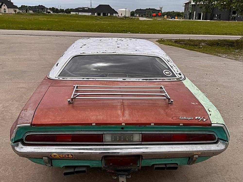 Dodge-Challenger-rt-1970-custom-7
