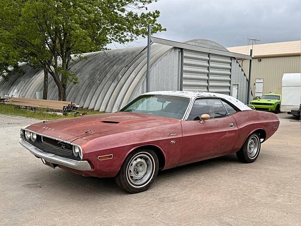 Dodge-Challenger-rt-1970-custom
