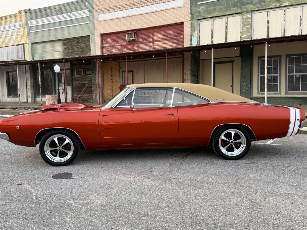 Dodge-Charger-1968-32