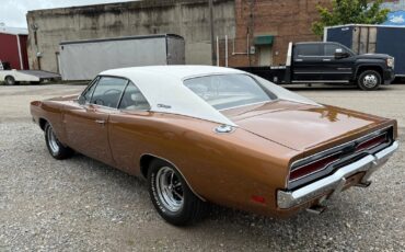 Dodge-Charger-1969-3