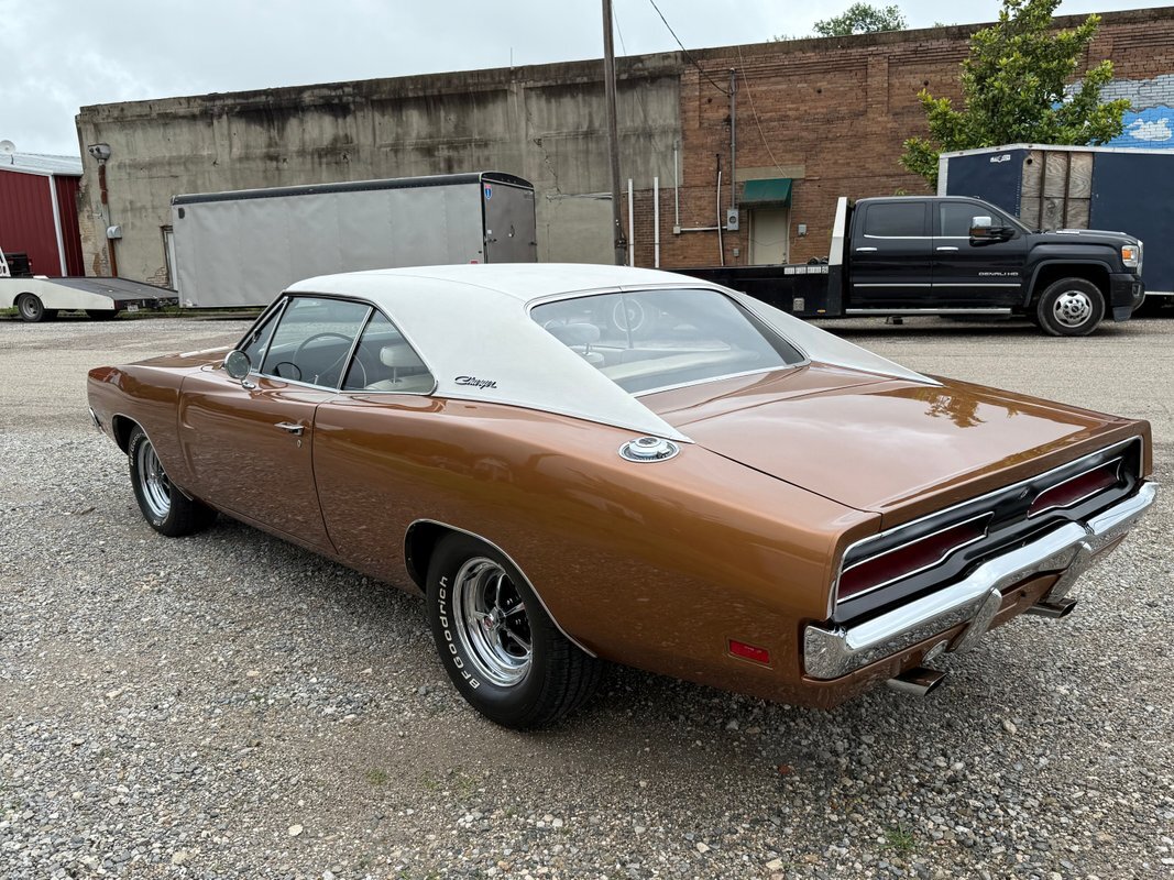 Dodge-Charger-1969-3