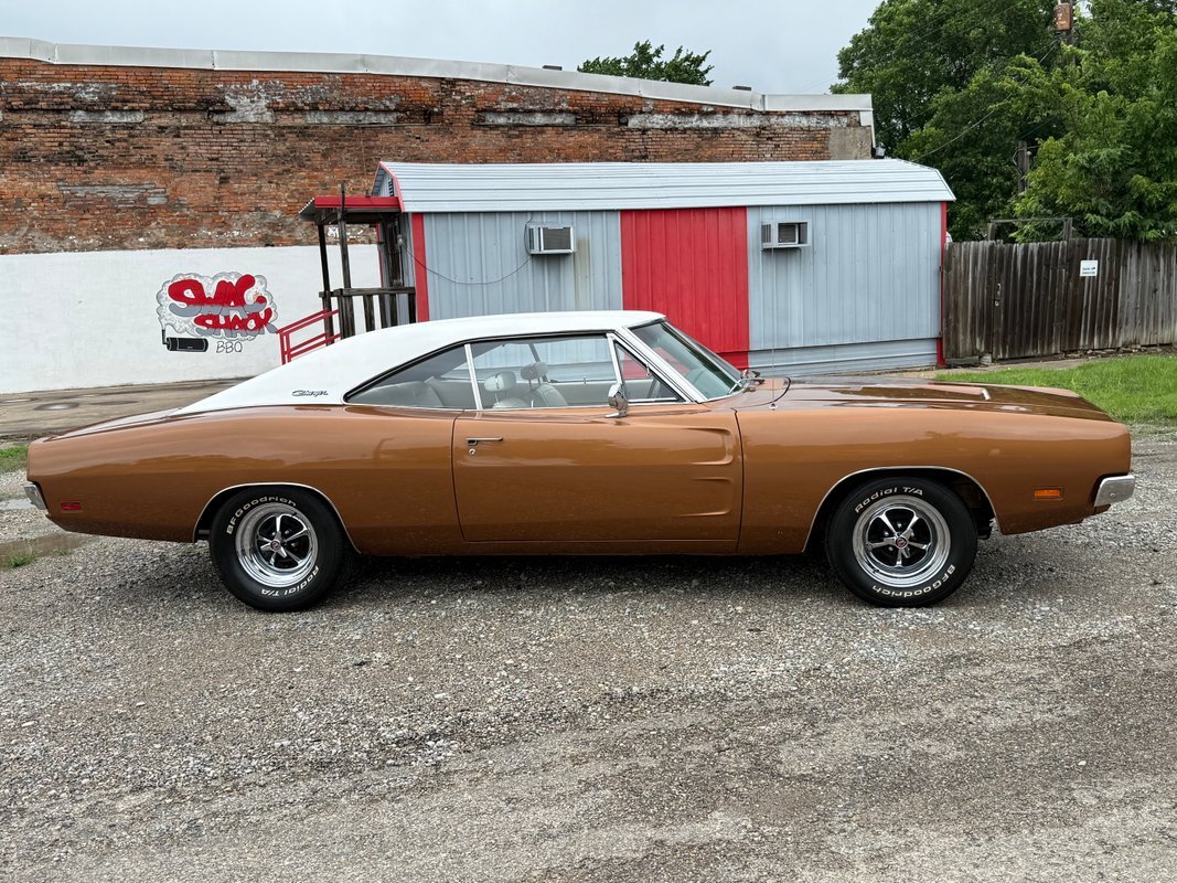 Dodge-Charger-1969-4