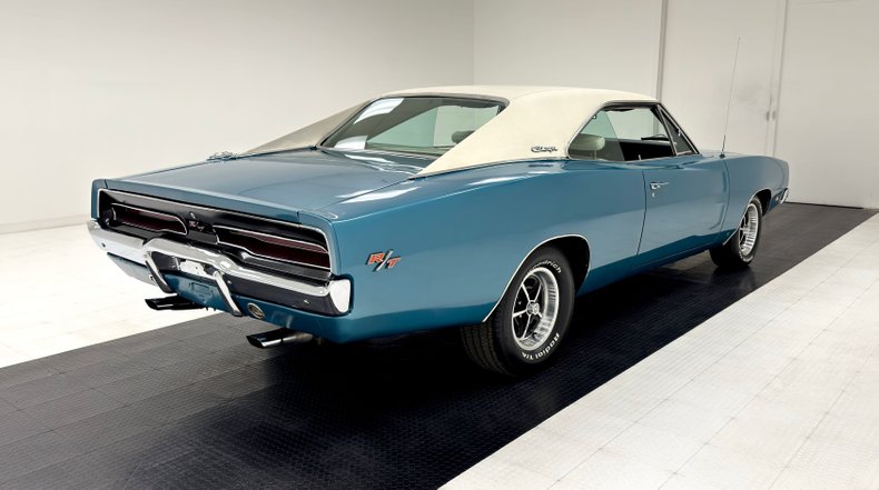 Dodge-Charger-1969-Bright-Turquoise-Met-White-17
