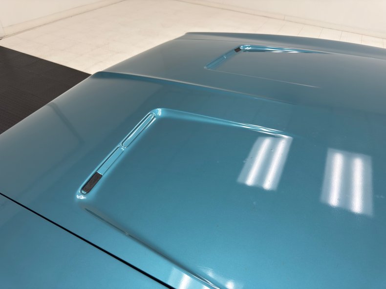 Dodge-Charger-1969-Bright-Turquoise-Met-White-22