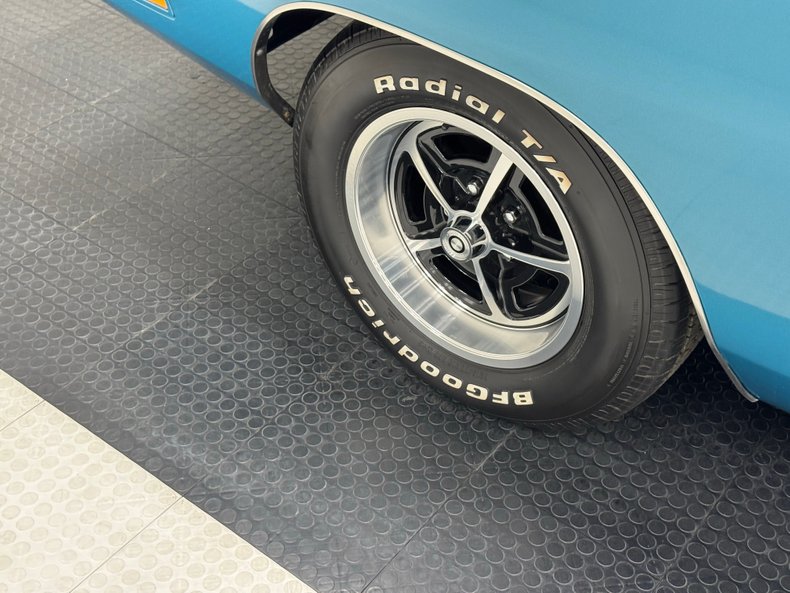 Dodge-Charger-1969-Bright-Turquoise-Met-White-23