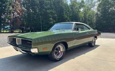 Dodge-Charger-1969-Coupe-2