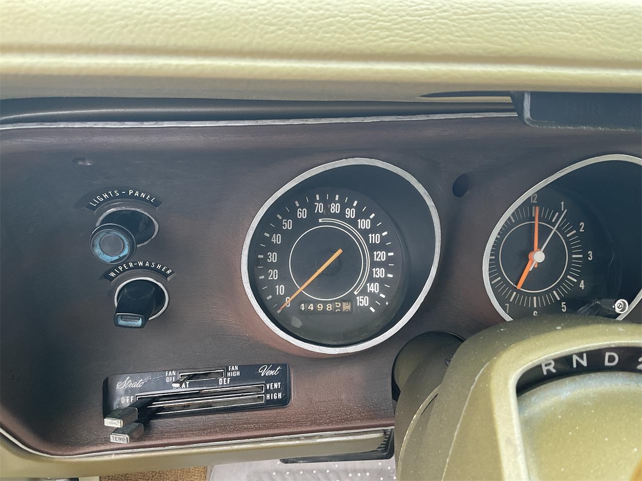 Dodge-Charger-1972-Tawny-Gold-Tan-14