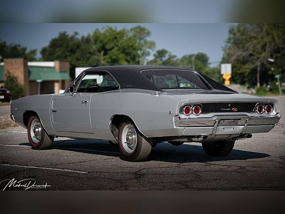Dodge-Charger-rt-1968-custom-1