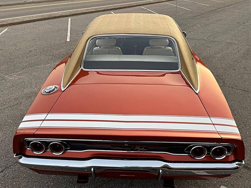 Dodge-Charger-rt-1968-custom-11