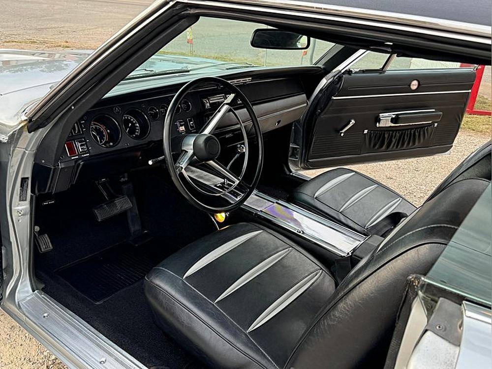 Dodge-Charger-rt-1968-custom-12