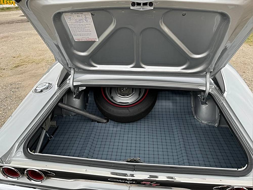 Dodge-Charger-rt-1968-custom-17