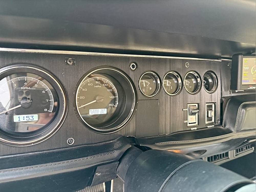 Dodge-Charger-rt-1968-custom-22