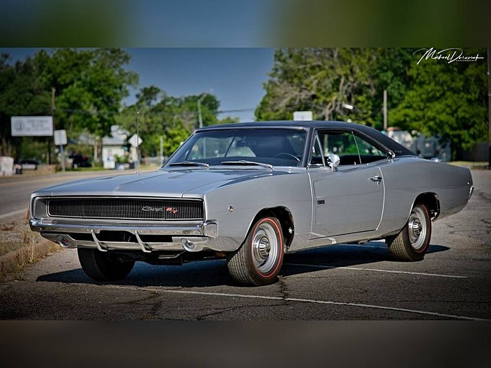 Dodge-Charger-rt-1968-custom