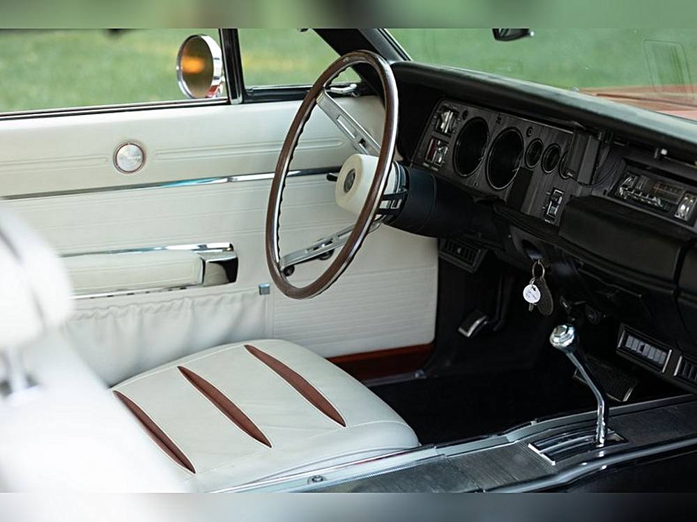 Dodge-Charger-rt-1968-custom-3