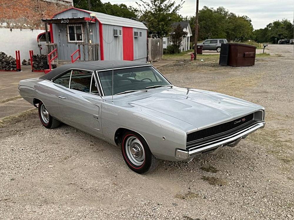 Dodge-Charger-rt-1968-custom-4